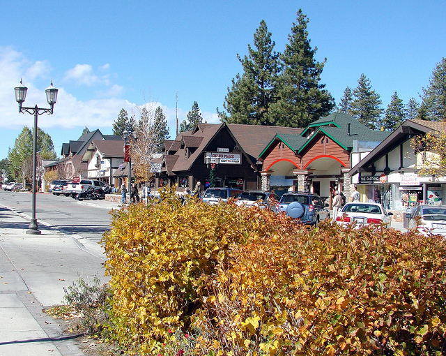 image of downtown big bear during the spring
