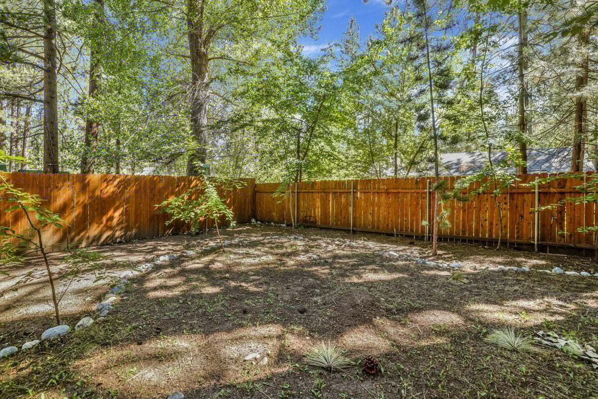 Big Bear, CA Rentals with Fenced Yard
